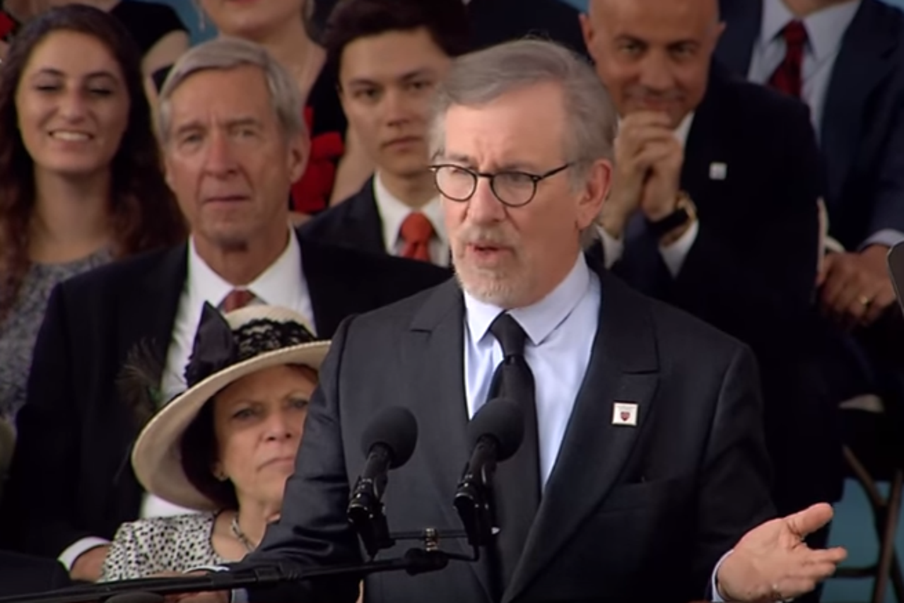 Redatelj Steven Spielberg drži govor na Sveučilištu Harvard