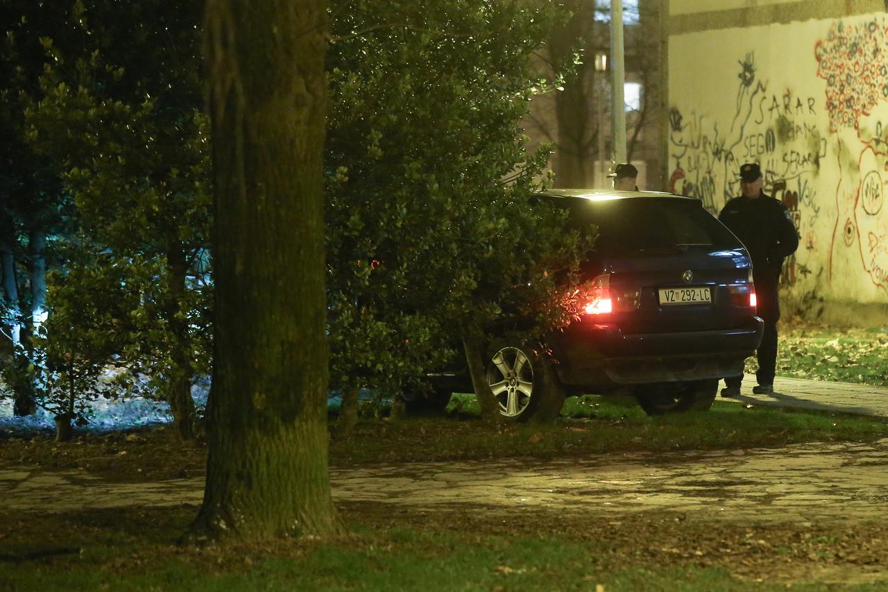 Zagreb: Policijska potjera za vozilom završila ispred Osnovne škole Trnsko