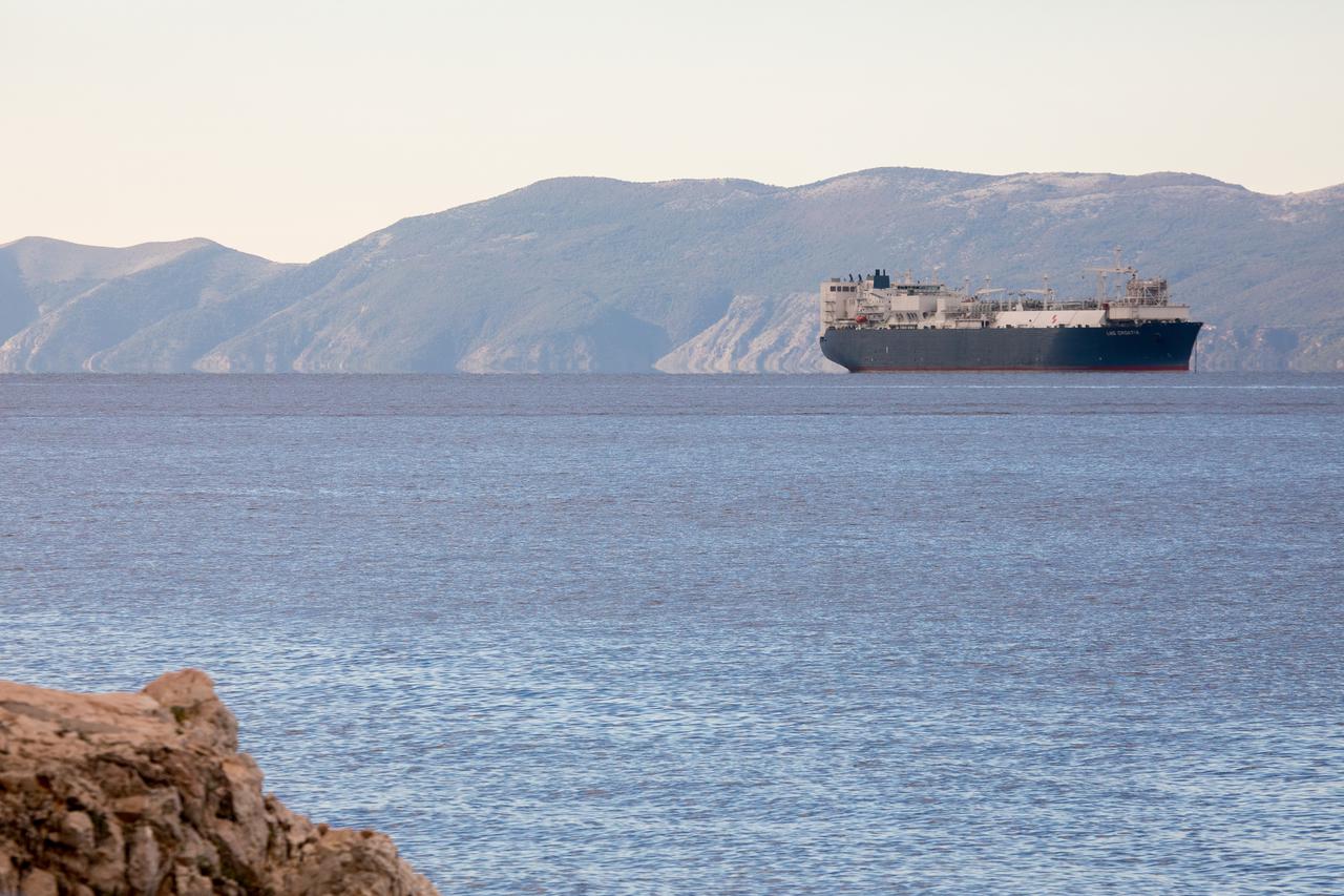 U Rijeku je doplovio dugoočekivani  plutajući LNG terminal