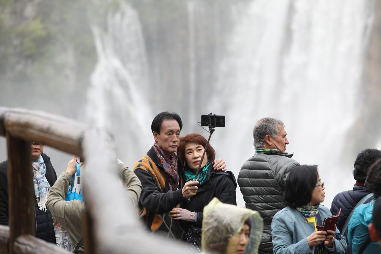 Veliki slap na Plitvičkim jezerima nabujao zbog obilnih kiša