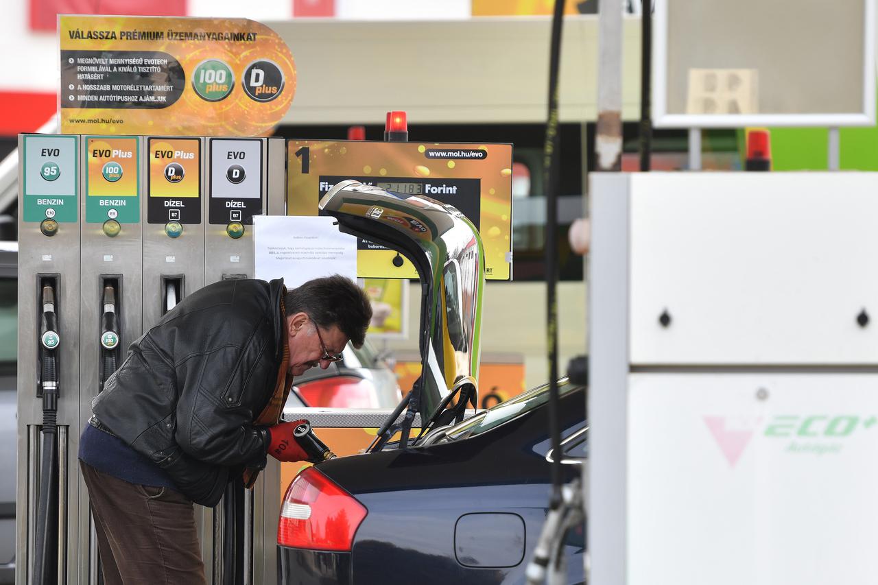 Mađarska: Cijene goriva jeftinije nego u Hrvatskoj,  no gužvi nema jer je dizel limitiran na maksimalno 10 litara