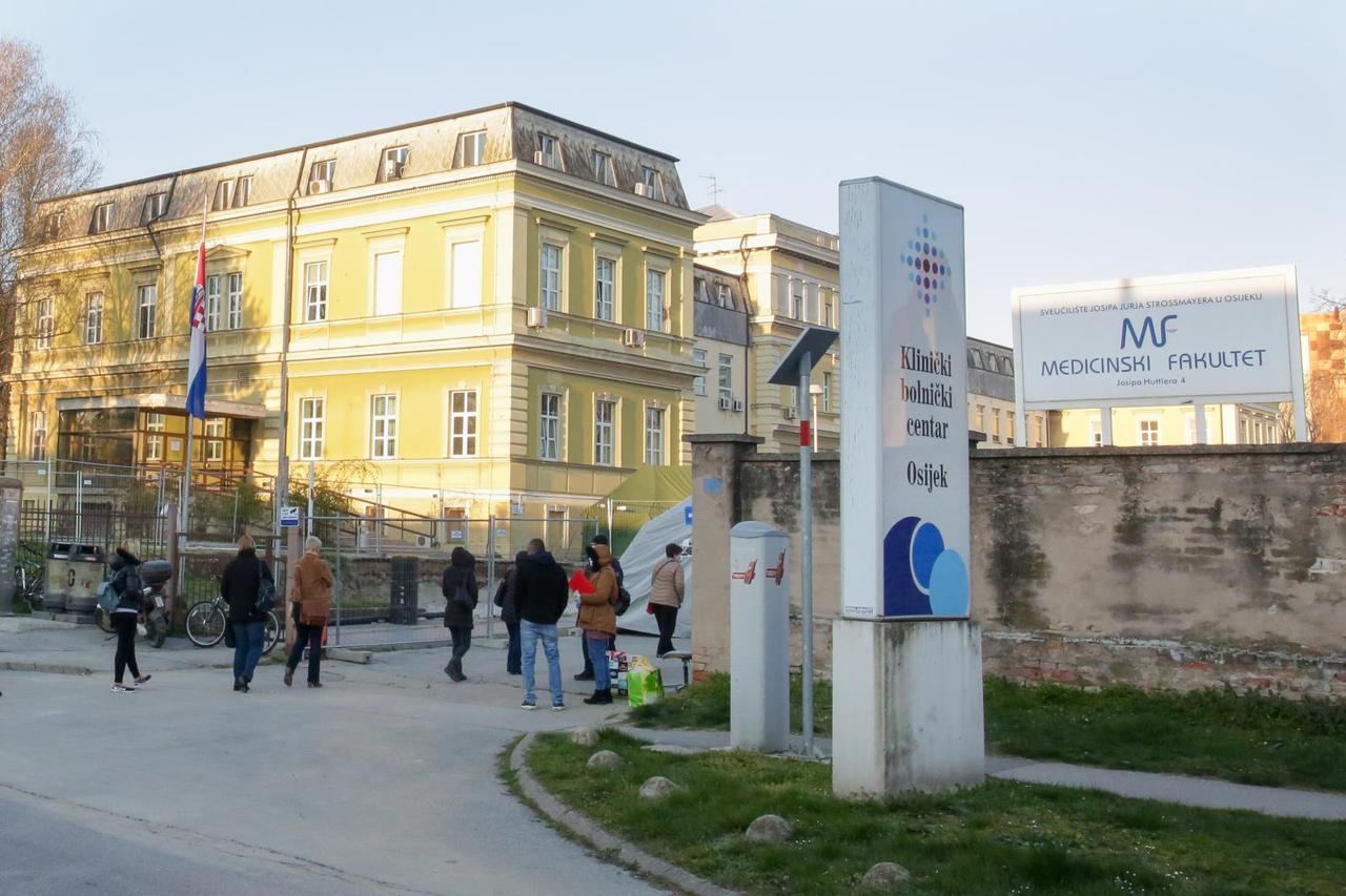 Osijek: Ulaz u KBC Osijek dozvoljen samo kroz trijažni šator
