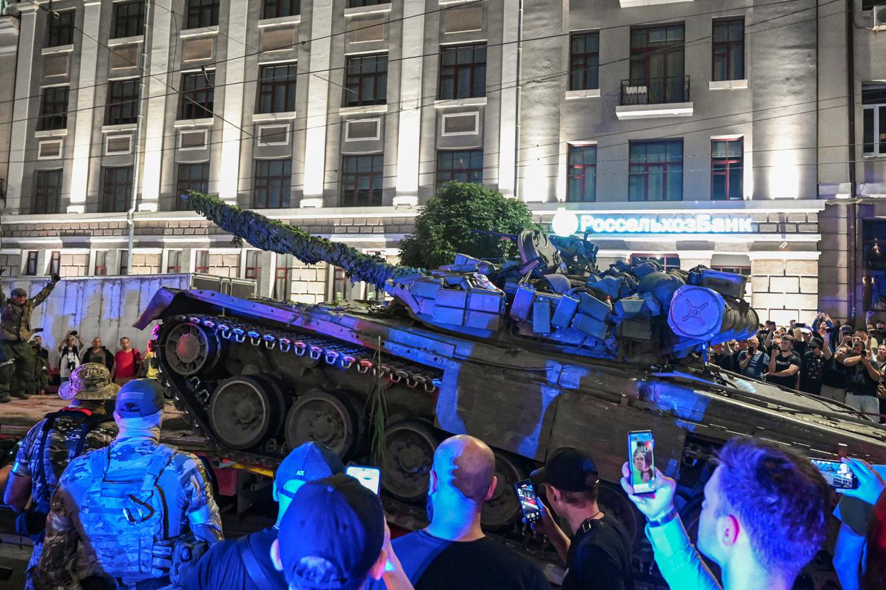 Russian Wagner fighters start pulling out of Rostov-on-Don