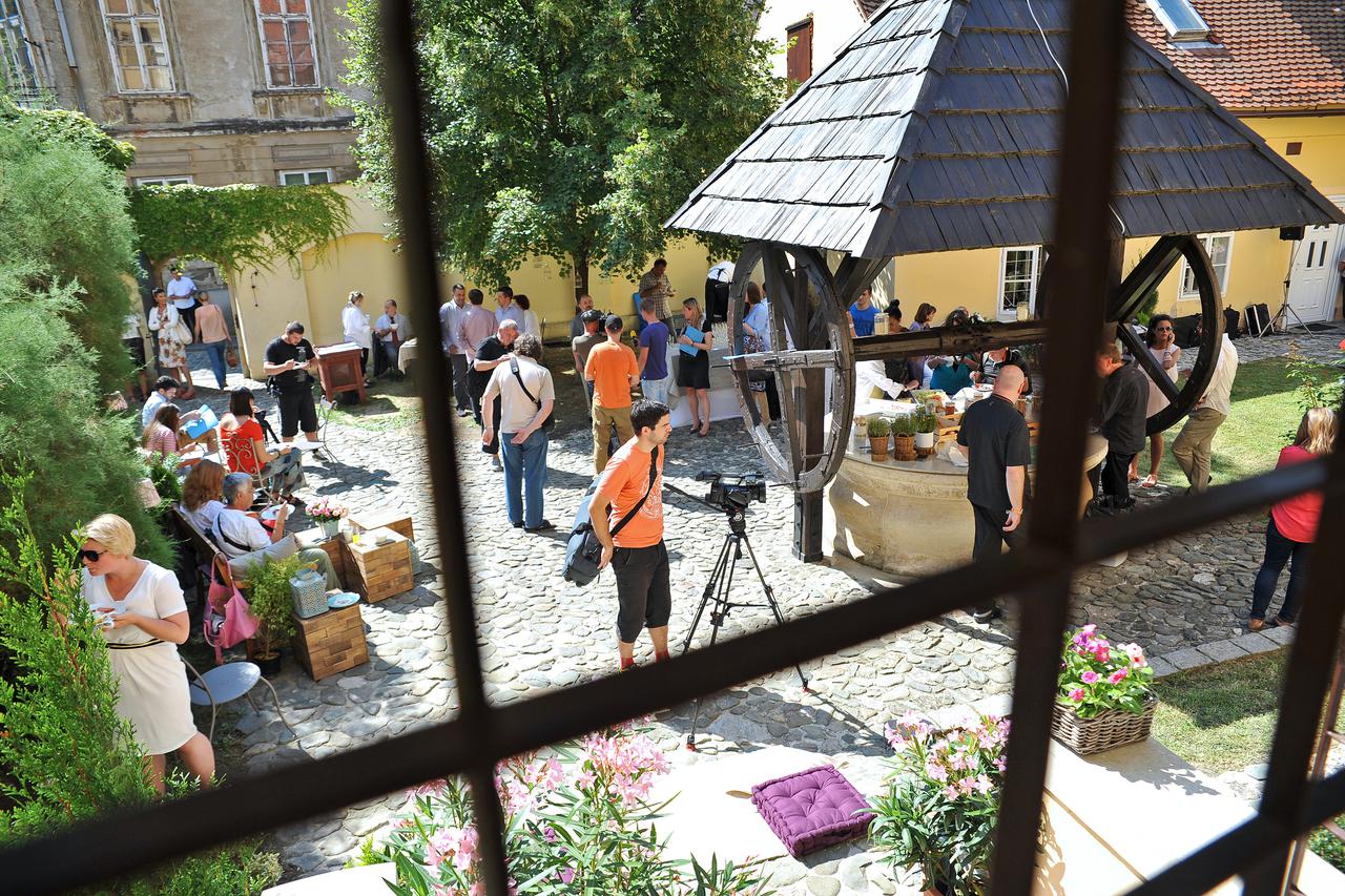 Skrivena dvorišta