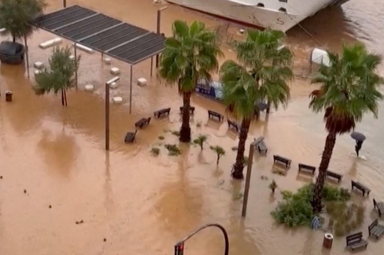 Storm Gabrielle floods Ibiza streets