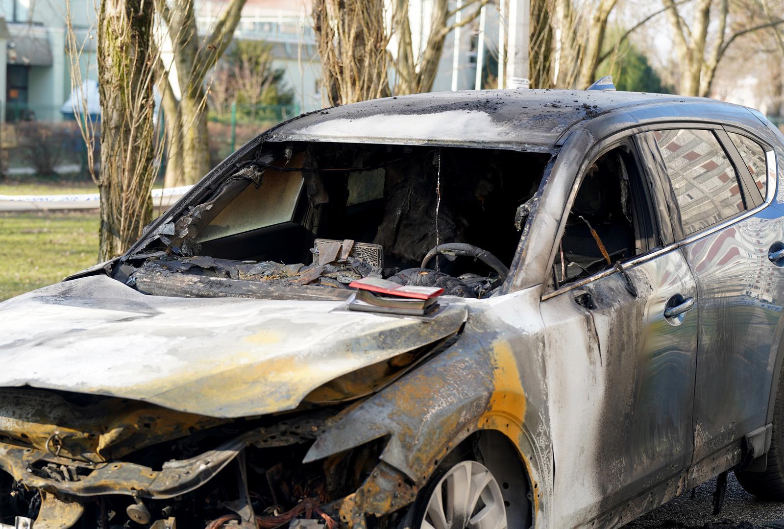 Požar su ugasili vatrogasci, a ozlijeđenih osoba nije bilo.

