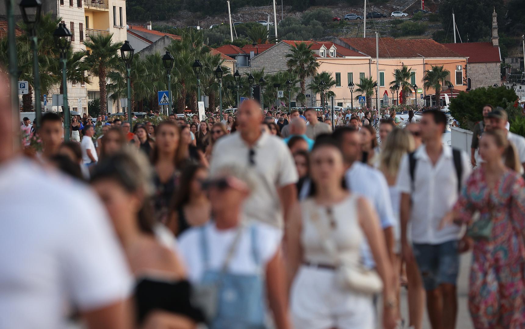 Očekuje se oko 30.000 posjetitelja, a program će izravno prenositi HTV.
