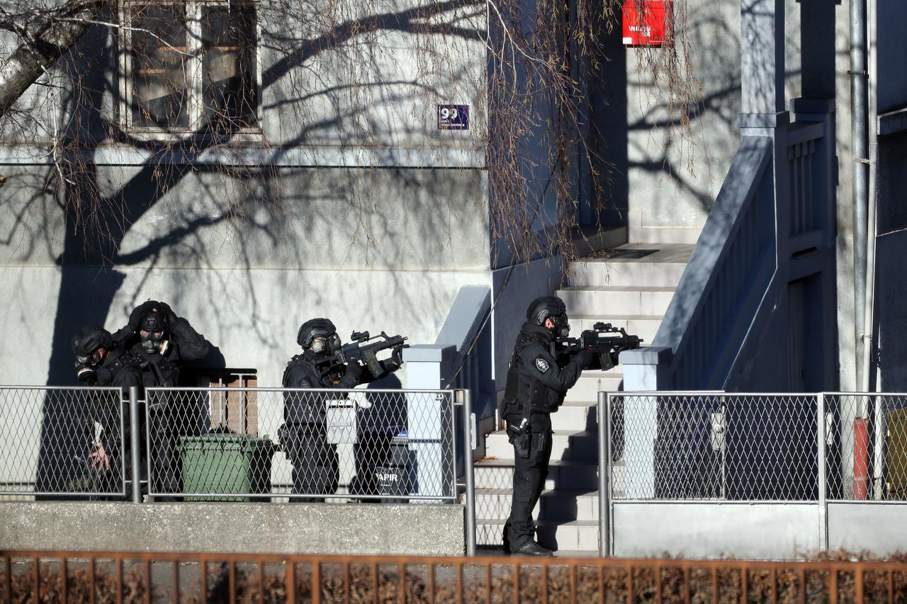 Specijalna policija u Branimirovoj