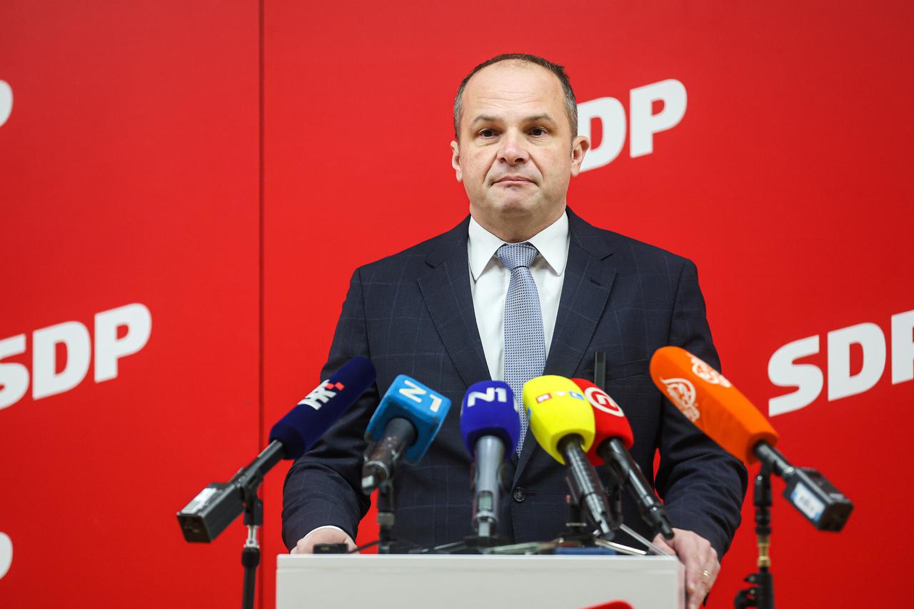 Zagreb: Konferencija za medije predsjednika SDP-a Sinise Hajdaša Dončića