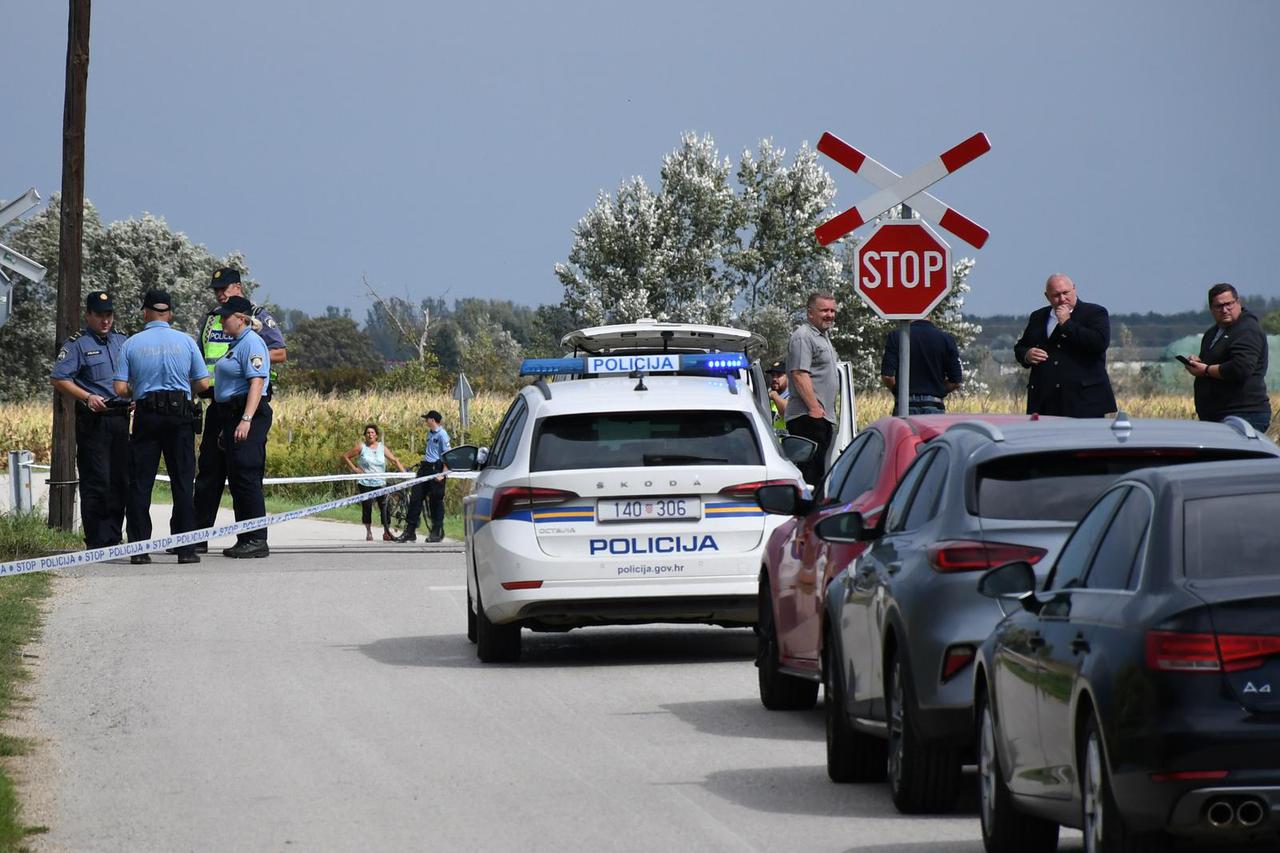 Bolfan: Žena i dvije četverogodišnjakinje poginuli u naletu vlaka na automobil