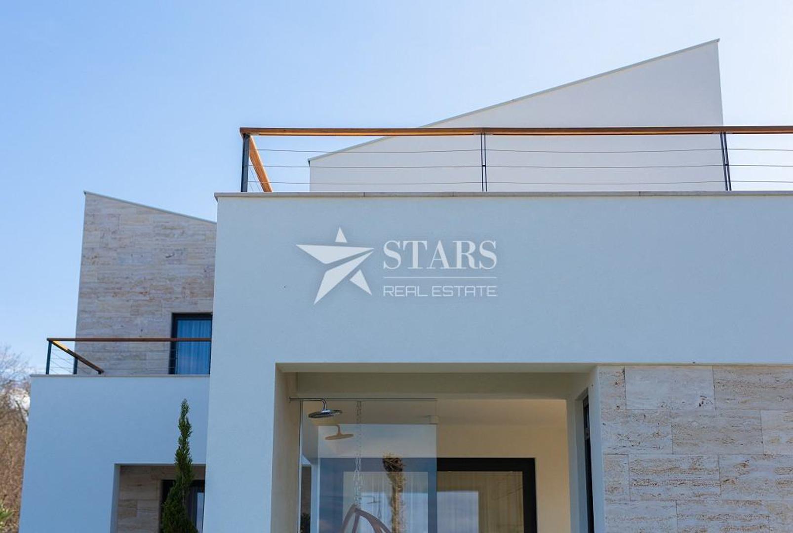 Cijena ove nekretnine je 1.520.000 eura. 