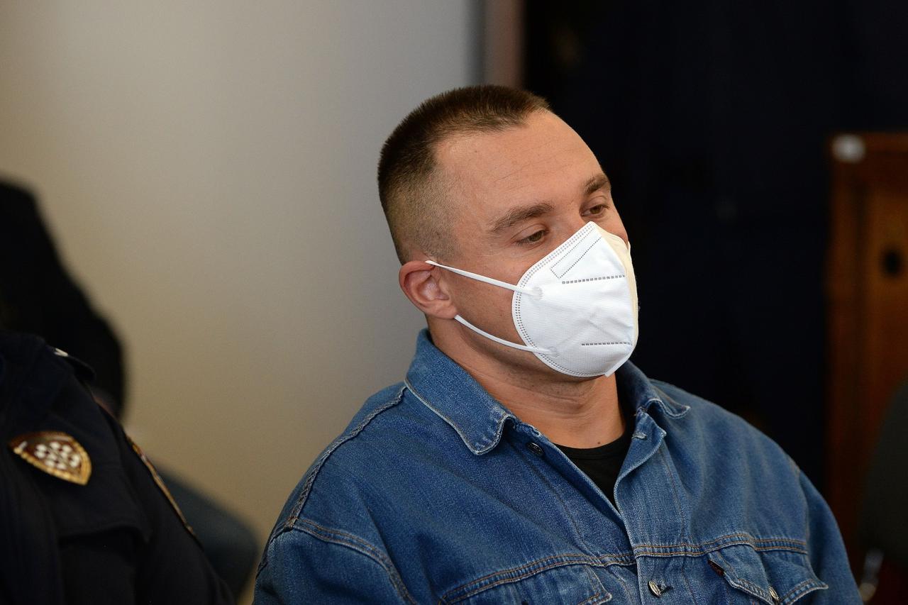 Zagreb: Osu?eni ubojica Sr?an Mla?an ubio policajca i oteo obitelj, arhiva 2002. 