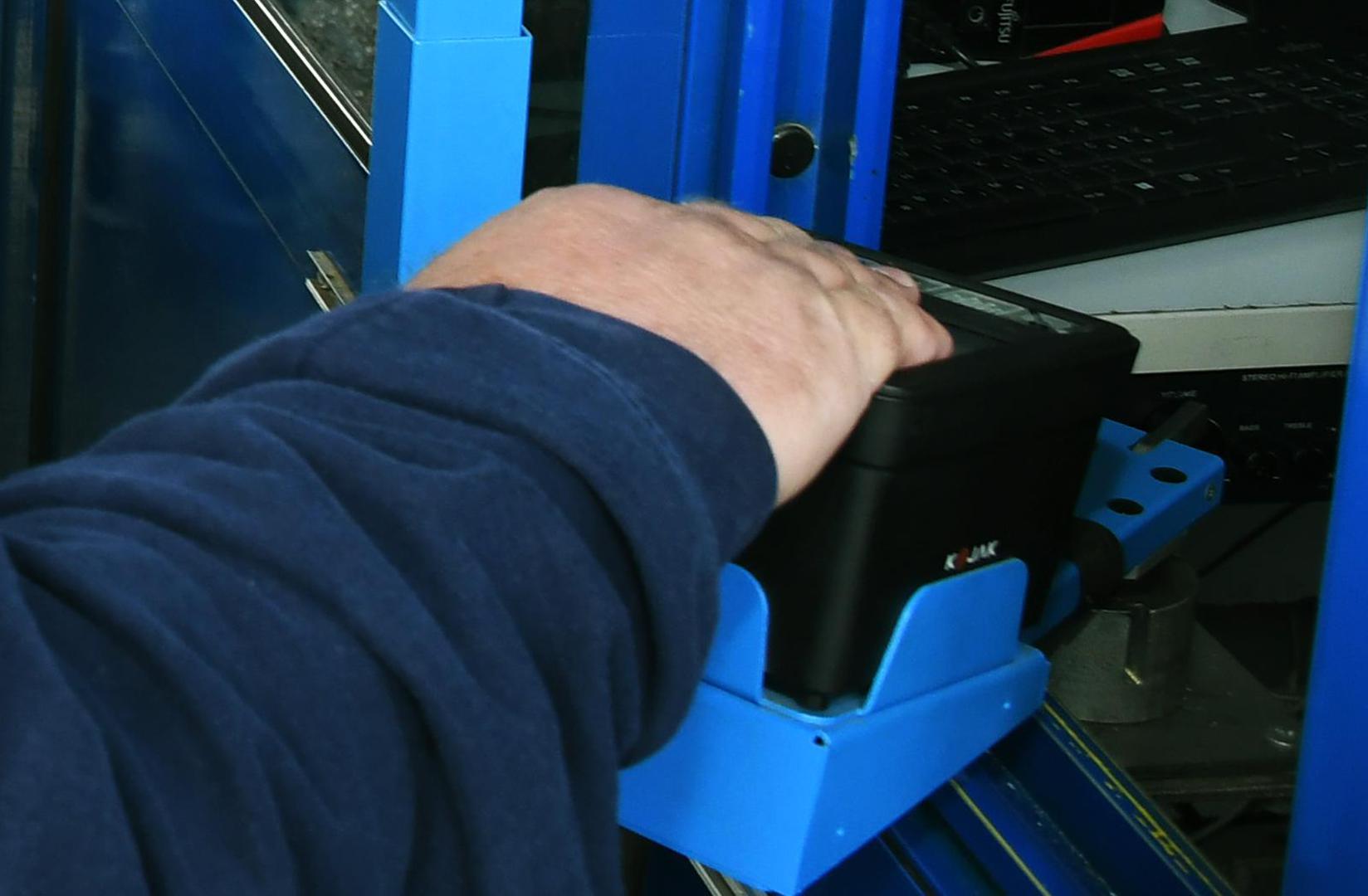 Naime, dopušteno je unijeti ili poslati u BiH osobne pošiljke ribljih proizvoda iz država članica EU-a, Andore, Lihtenštajna, Norveške, San Marina, Švicarske, Farskog otočja, Grenlanda, Islanda, Crne Gore, Sjeverne Makedonije i Srbije pod uvjetom da je svježa riba, očišćena, a masa ribljih proizvoda po osobi ne prelazi jedan kg ili masu jedne ribe, ovisno o tome što je teže.