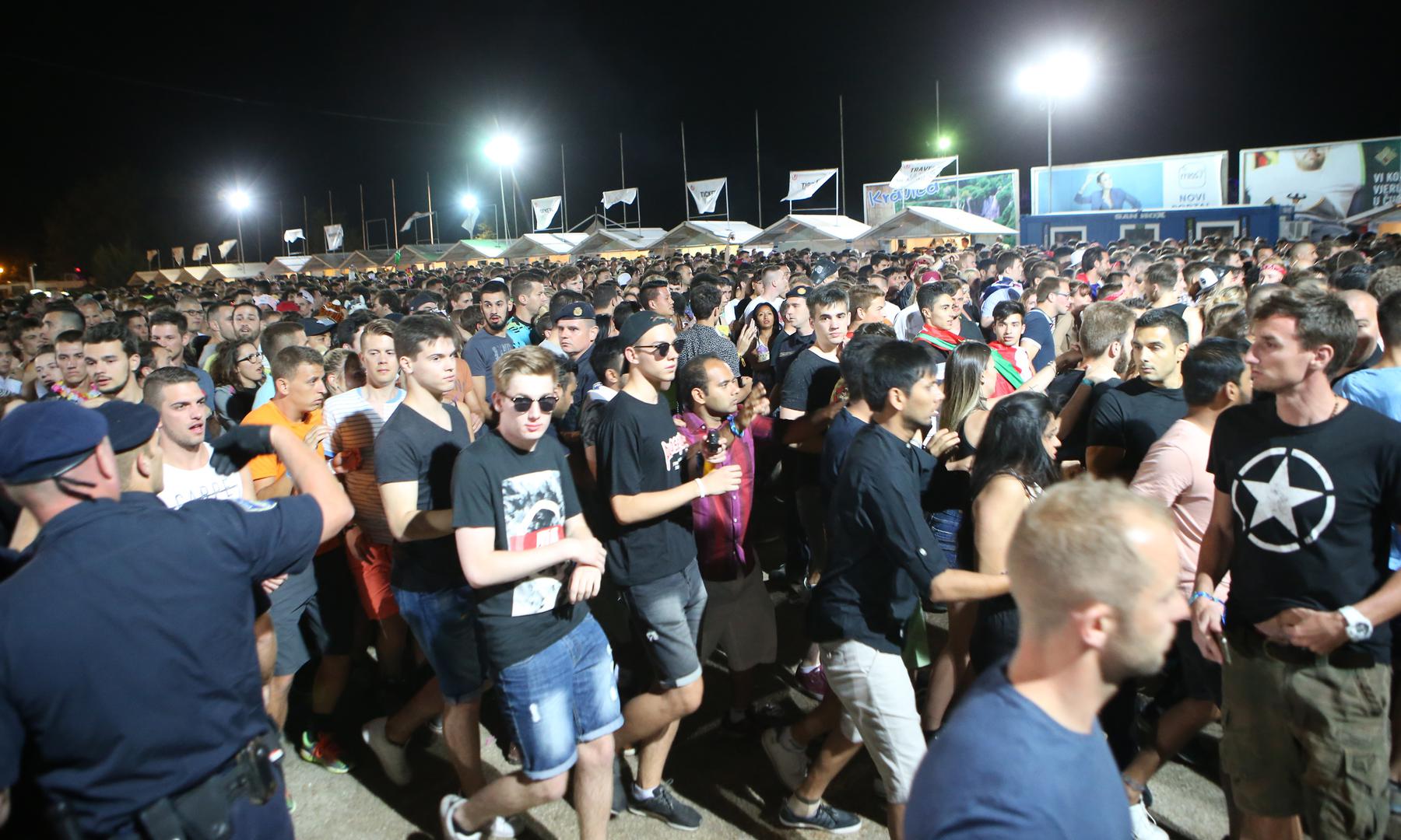 Bura je stvarala probleme, no organizatori su reagirali i napravili sve da partijaneri budu sigurni.