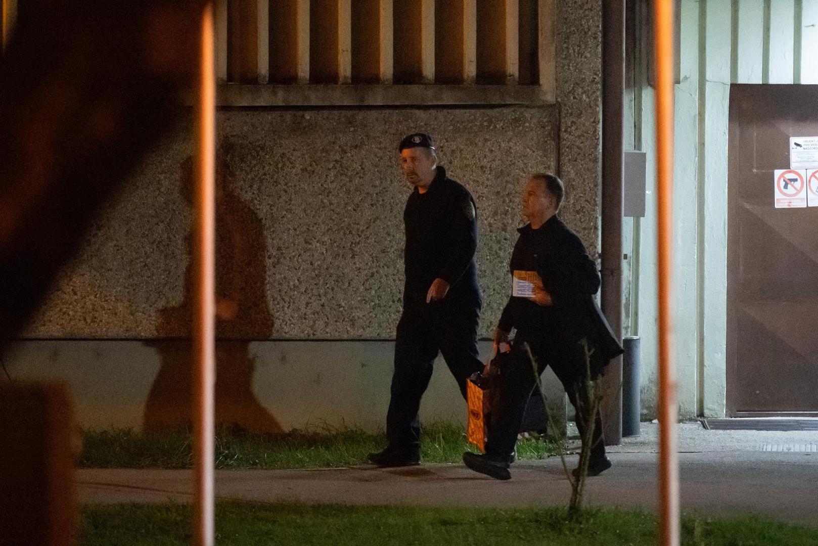 Pred okupljenim novinarima Beroš je smireno ponavljao da je nevin te izrazio zahvalnost institucijama. "Na nikoga nisam ljut. Zahvaljujem institucijama što rade svoj posao. To je moja poruka," izjavio je.