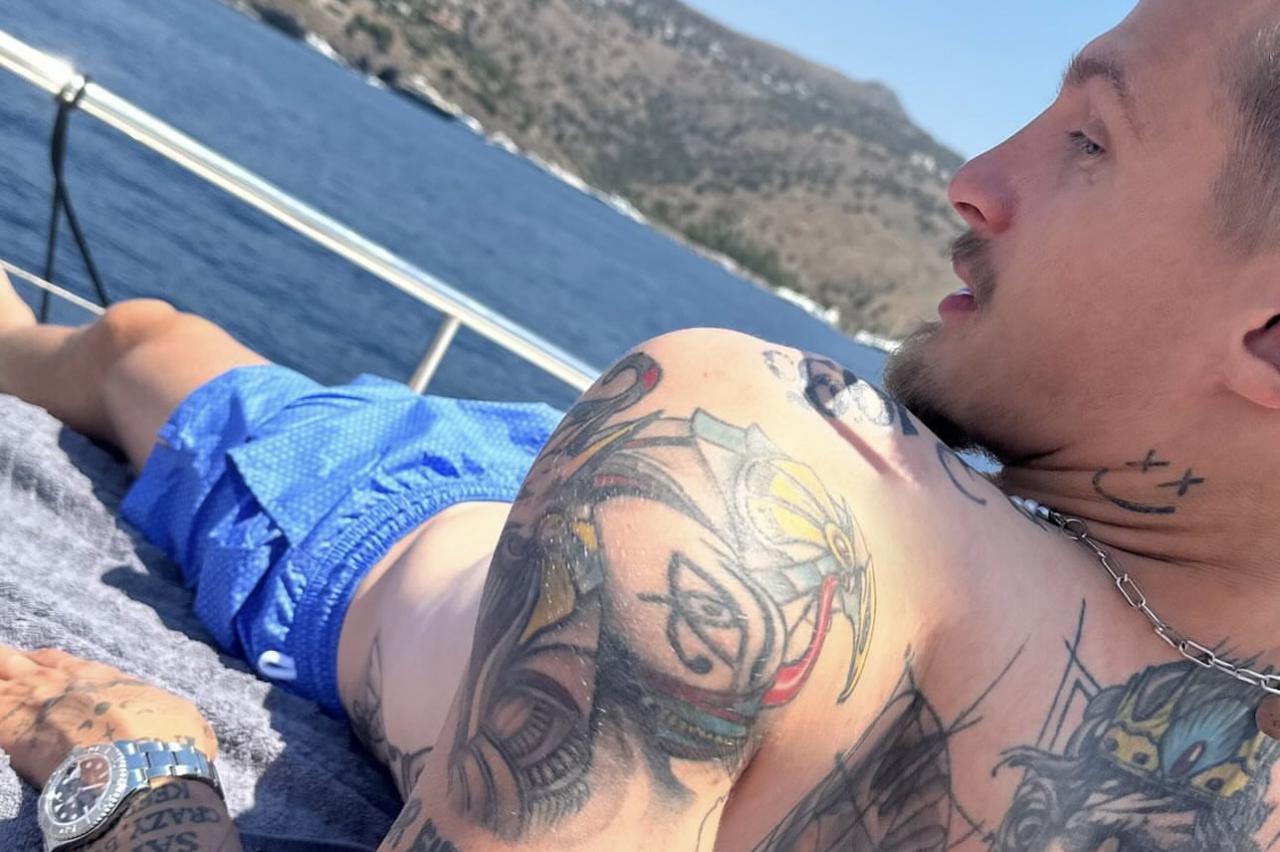 ARHIVA - 2022. EKSKLUZIVNE FOTOGRAFIJE Varaždin: Vjenčanje Dine Dragije i Tina Jedvaja u dvorcu Leitner