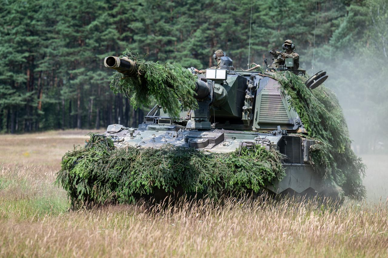 2000 A2 self-propelled howitzer