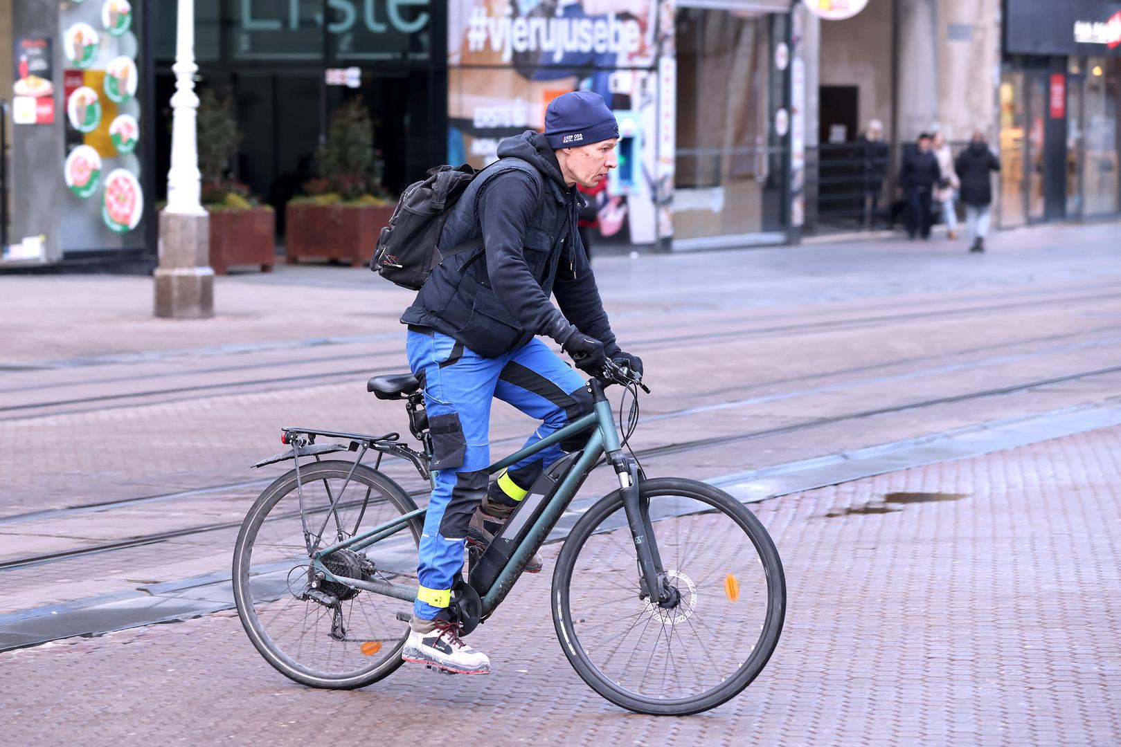 Iz Sindikata biciklista danas žele podsjetiti na važnost kretanja na vlastiti pogon kao jednostavnog i učinkovitog načina očuvanja fizičkog i psihičkog zdravlja, ali i smanjenja negativnih utjecaja automobilskog prometa.