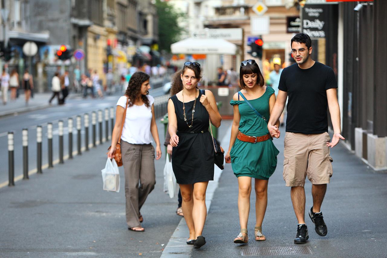 12.07.2012., Zagreb - Pjesaci su potpuno prihvatili novu regulaciju prometa u Masarykovoj i Teslinoj ulici kojima sad mogu opusteno prosetati.  Photo: Tomislav Miletic/PIXSELL