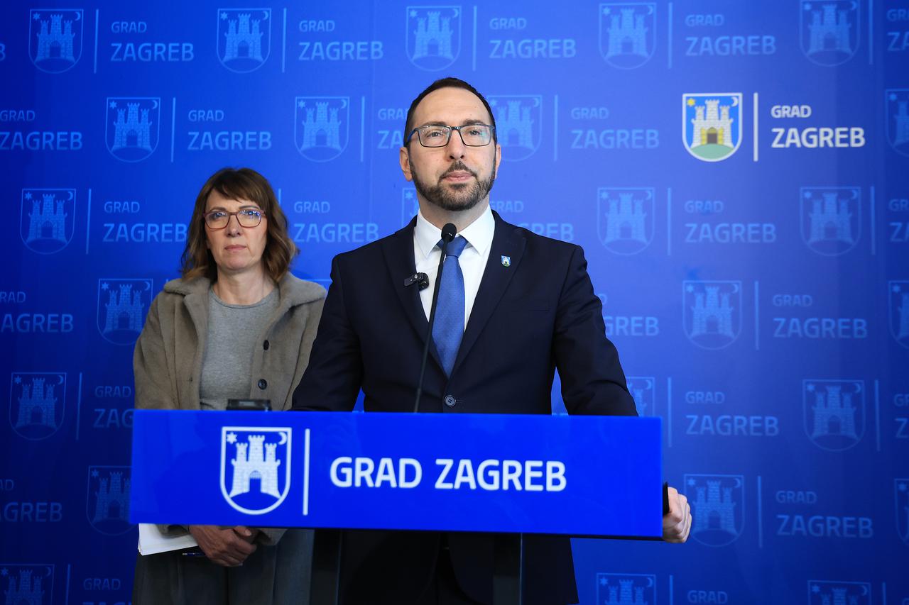 Zagreb: Gradonačelnik Tomislav Tomašević uručio stipendije učenicima i studentima s invaliditetom