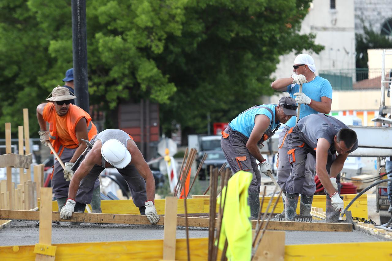 Skradin: Radovi na rekonstrukciji mosta preko kanala Rivina jaruga i izgradnja pješačko-biciklističke staze