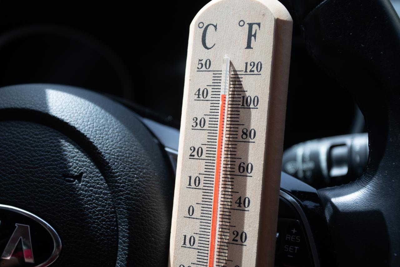 Zagreb: Temperatura u automobilu ostavljenom na suncu u 11 h prijepodne