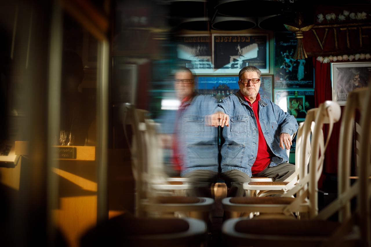 Zlatko Vitez,  hrvatski kazališni, televizijski i filmski glumac