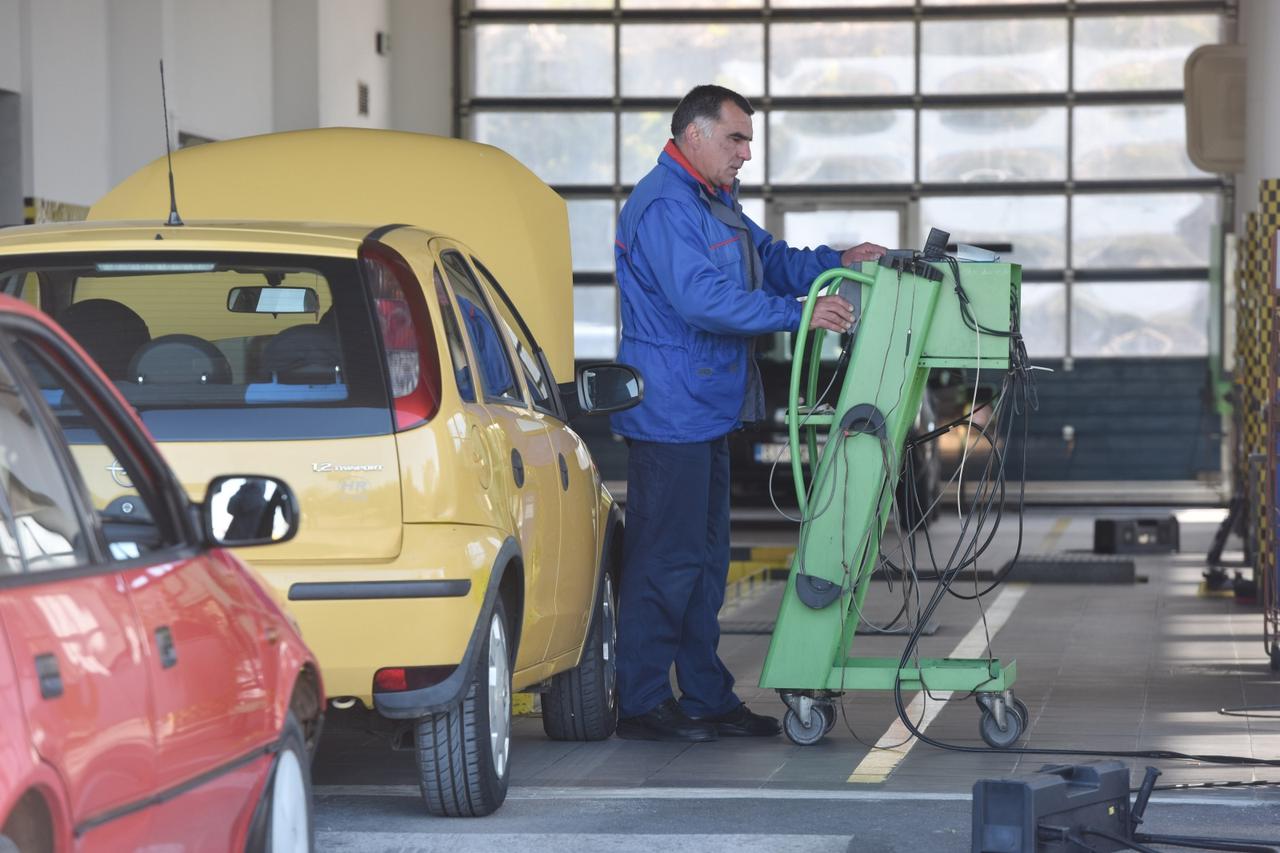 Šibenik: Gužve na stanicama za tehnički pregled