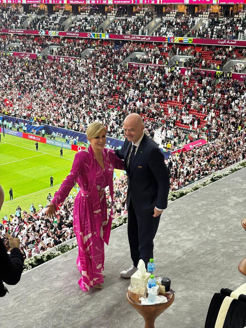 Osim toga, naglasila je moć osmijeha kao sredstva za izgradnju povjerenja i ljudske povezanosti, ali i važnost dobrote, koja, kako je rekla, u svijetu koji nagrađuje brzinu i buku ostaje najmoćniji alat vođenja, jer gradi lojalnost i dugotrajne mostove.

