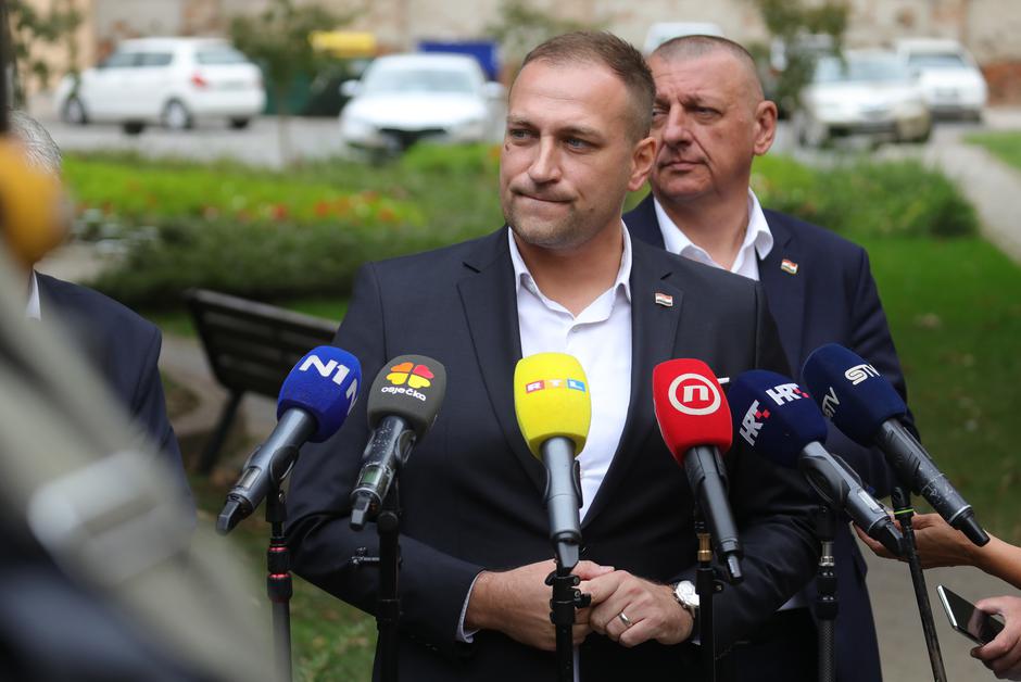Osijek: Ministar Vlajčić dao je izjavu medijima o afričkoj svinjskoj kugi