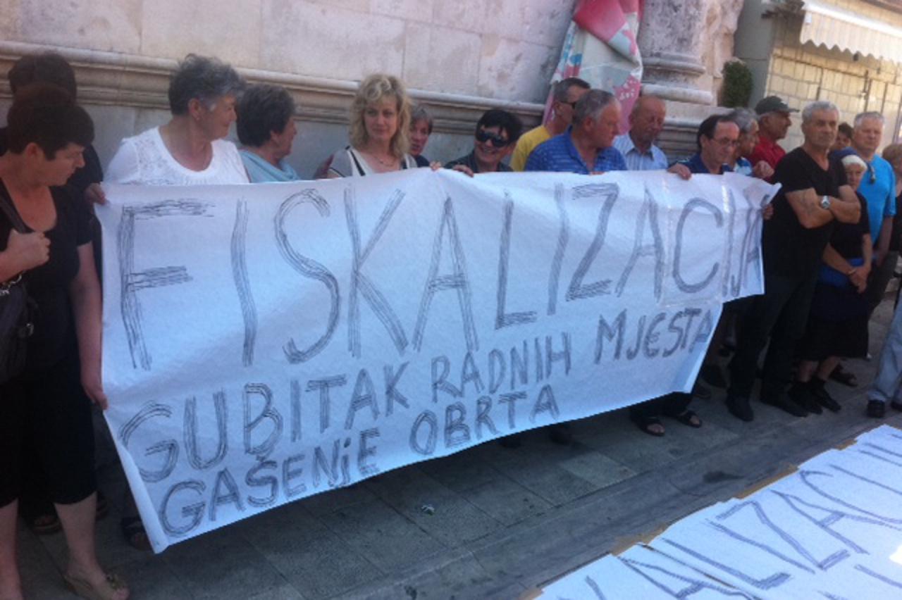 Prosvjed na tržnici u Zadru (1)