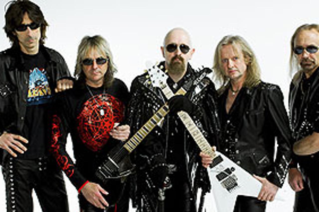 Jake gitarističke snage Judas Priesta: Glenn Tipton (drugi slijeva) i KK Downing (četvrti slijeva)