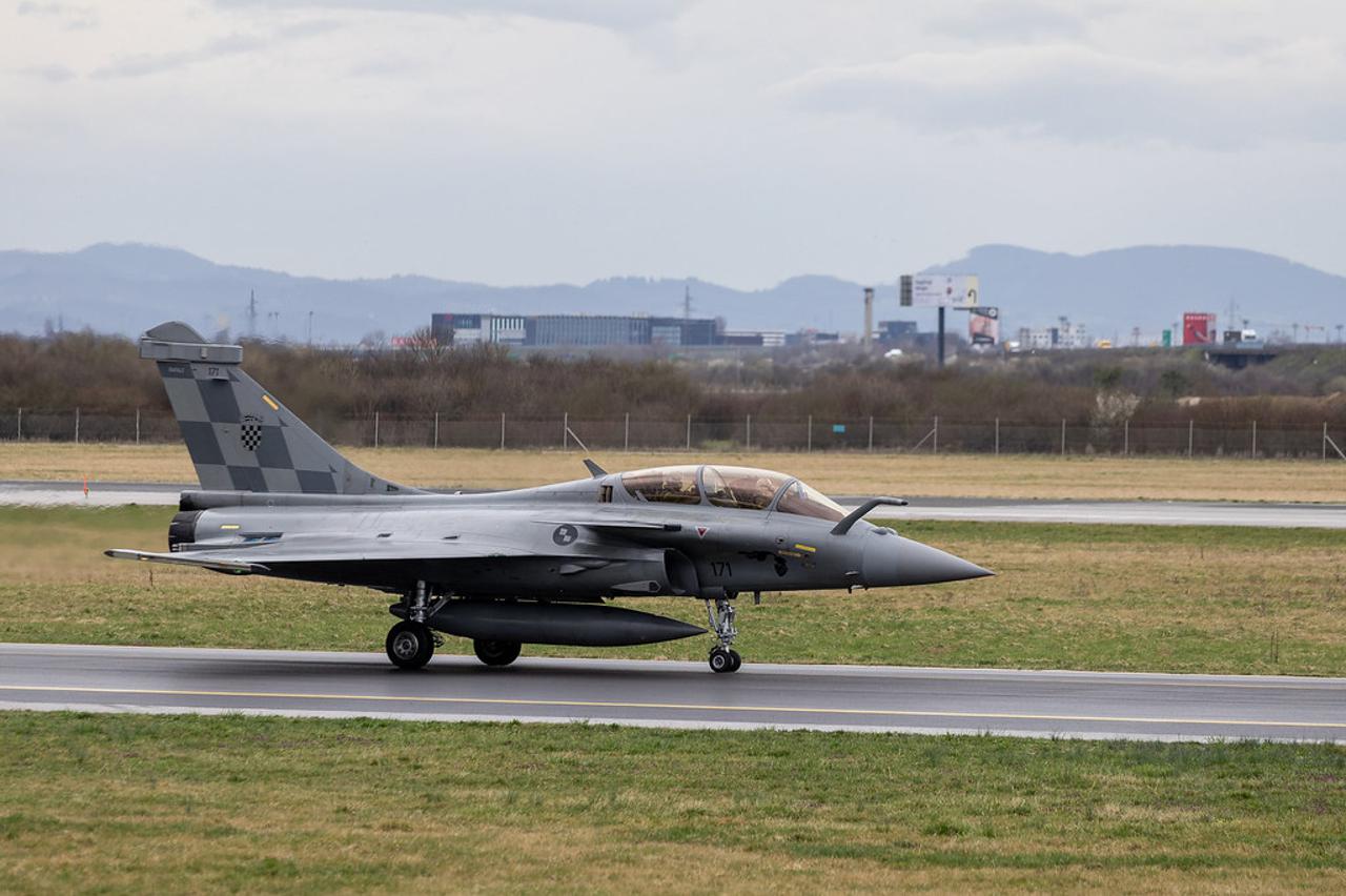 Hrvatski Rafalei i američki F-16 zajedno u letačkoj akciji