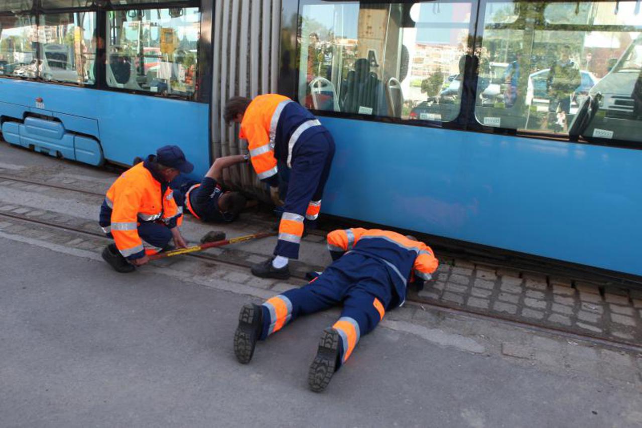 iskočio tramvaj (1)