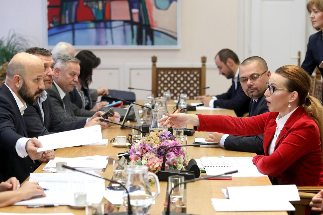 Vlada povukla prijedlog izmjena Zakona o radu