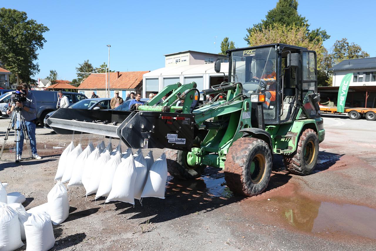 Stroj za obranu od polava