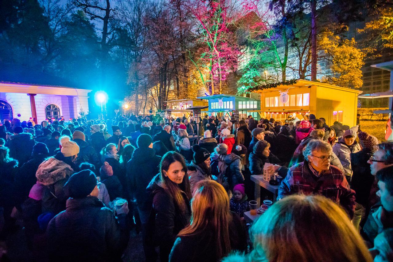 Advent u Maksimiru
