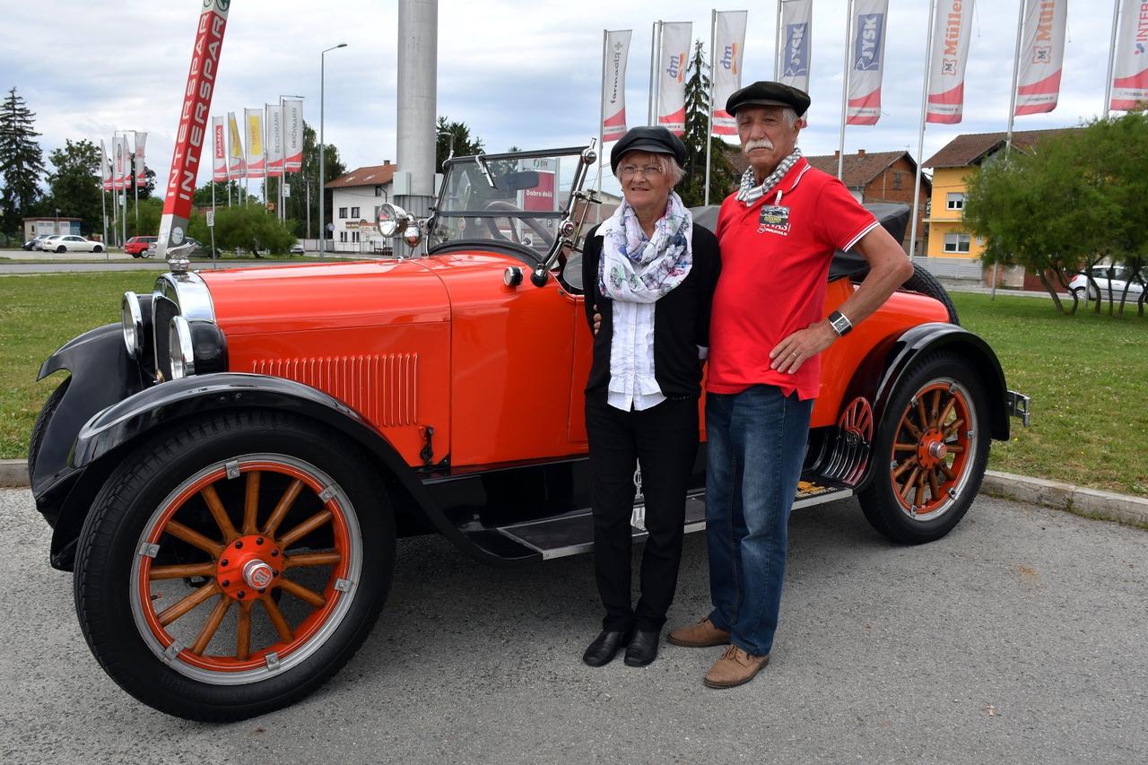 Slavonski Brod: Četvrti međunarodni susret oldtajmera