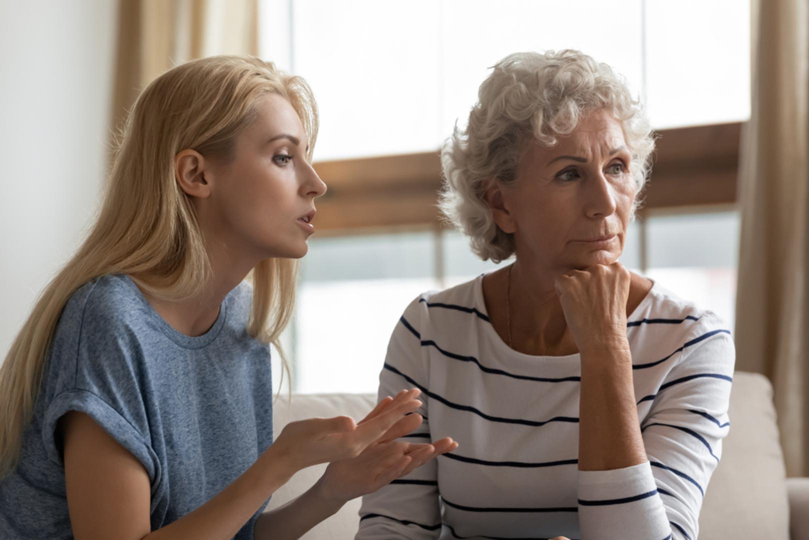 Stručnjaci za mentalno zdravlje objašnjavaju da je 'toksična majka' najčešće ona koja svoje potrebe stavlja ispred djetetovih, pri čemu njezino ponašanje šteti emocionalnoj i psihološkoj dobrobiti djeteta. Kažu i kako su za takve roditelje karakteristični određeni obrasci ponašanja. Ovo je 9 znakova koji otkrivaju 'toksične majke'.