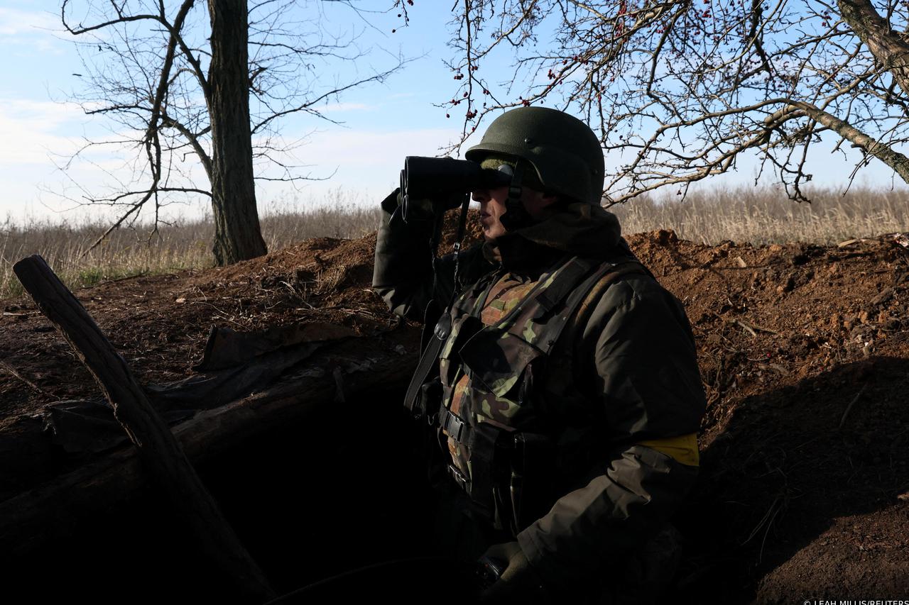 The Ukrainian Army live and fight in the winter in Southern Donbas