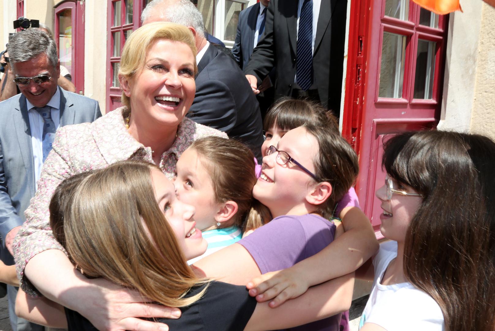 U svibnju smo objavili da će predsjednica mjerama zahvatiti i problem rješavanja rada na određeno koji pogađa mlade