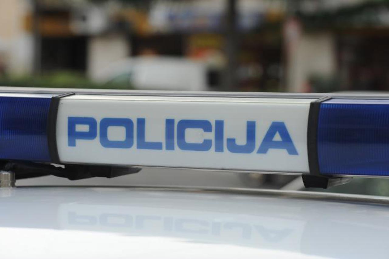 policija