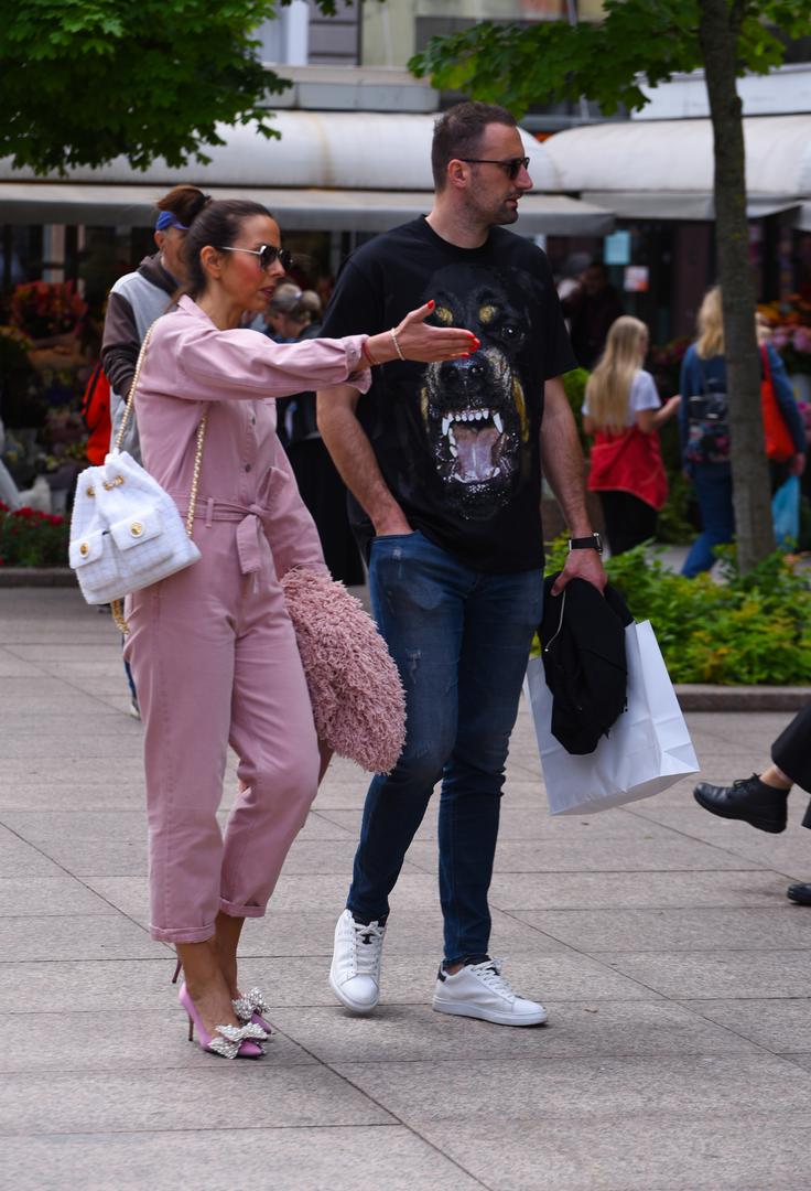 Sedam godina kasnije, 2007. godine, vjenčali su se u tajnosti, a njihovu ljubav krase dvoje djece, sin Petar i kći Nika.