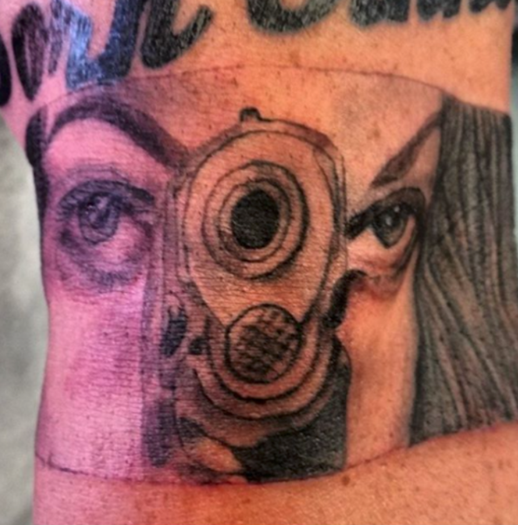 U sridu! Ovu tetovažu bi i alkar sa svojim kopljem bolje istetovirao. Recimo da je tattoo majstor potpuno promašio metu.