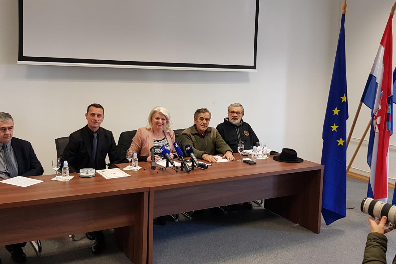 Tiskovna konferencija