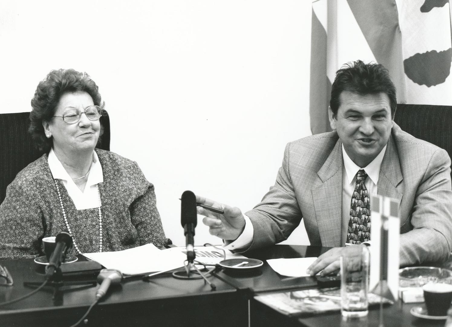 Hrvatska narodna stranka pod vodstvom  Radimira Čačića prvi puta u Sabor ulazi u drugom sazivu 1992. godine kada su imali 6 zastupnika od kojih su dva bili manjinci.