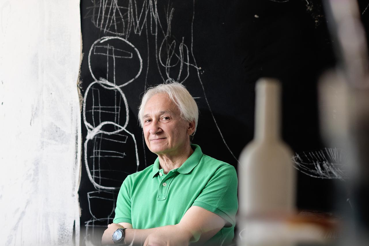 Zagreb: Kipar, slikar i ilustrator Svjetlan Junaković