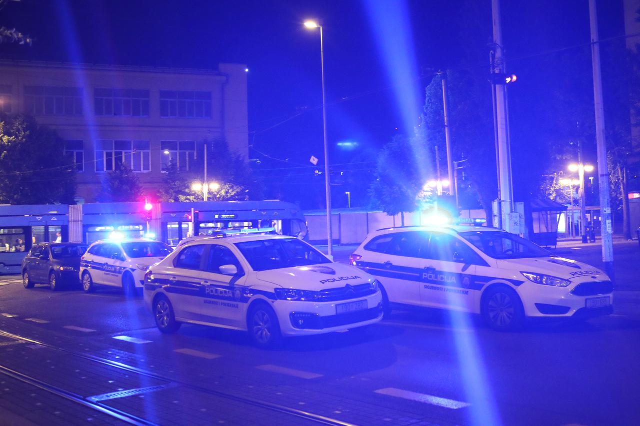 Zagreb: Policija ispred Cibone zbog navijačkih nereda do kojih je došlo na košarkaškoj utakmici između Dinama i Bosca