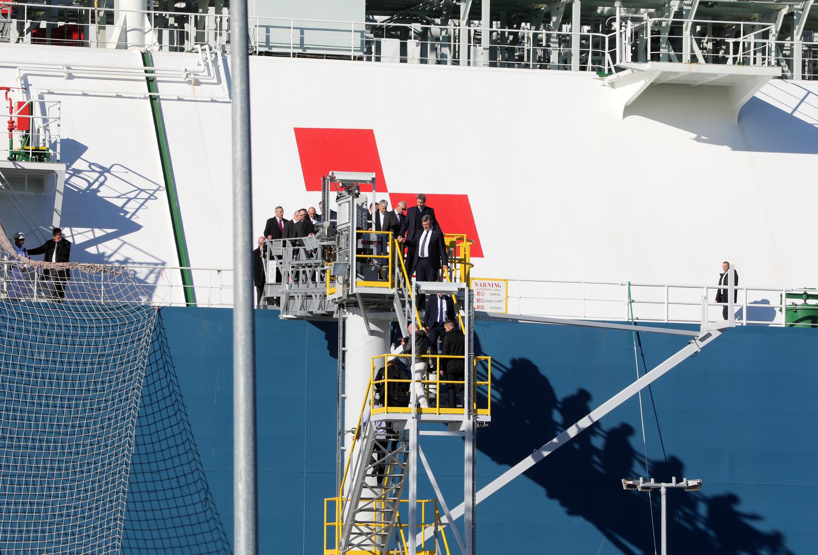 24.11.2022., otok Krk - Premijer Andrej Plenkovic  sa saveznim kancelarom Republike Austrije Karlom Nehammerom i predsjednikom Vlade Savezne drzave Bavarske Markusom Soederom obisao LNG terminal u Omislju na Krku.  Photo: Goran Kovacic/PIXSELL