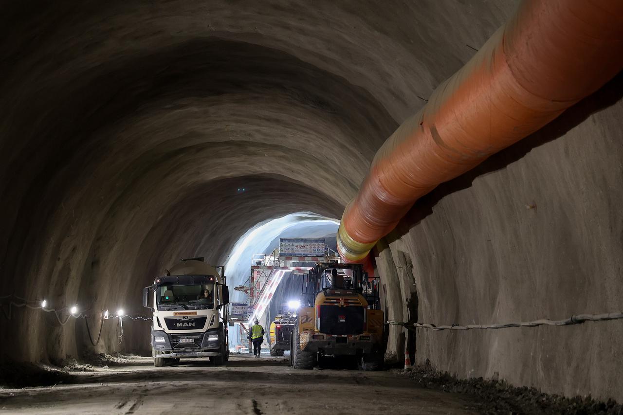 Split: Obilazak radova u tunelu Kozjak
